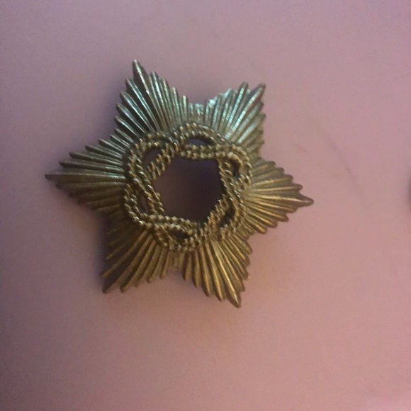 Two metal brooches - Picture 5 of 6